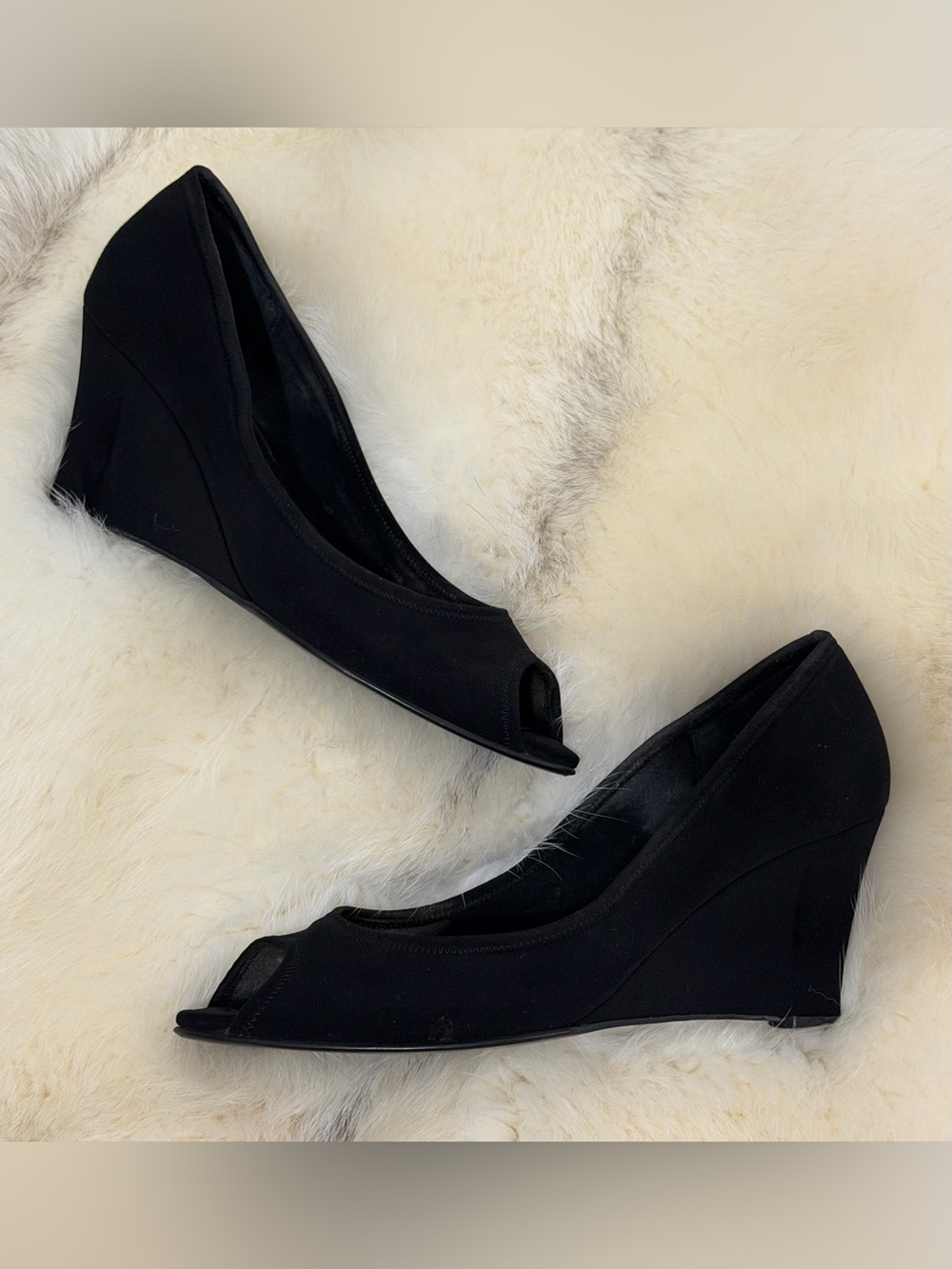 Salvatore Ferragamo VINTAGE Black 3” Wedge Peep Toe Heels Size 9 EUC
